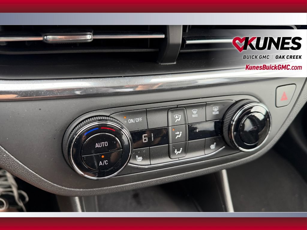 Used 2025 Buick Envista Sport Touring w/ Convenience I Package FWD image 27