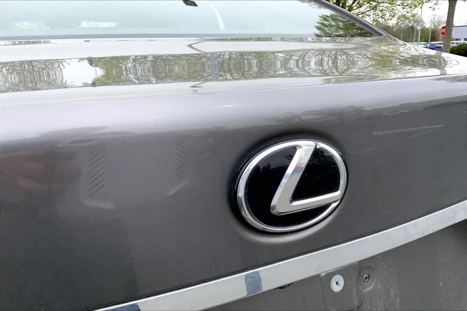 Used 2023 Lexus LS 500 AWD w/ Interior Upgrade Package image 31