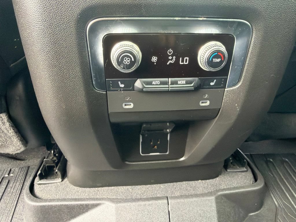 Used 2022 GMC Yukon Denali AWD/4WD image 16