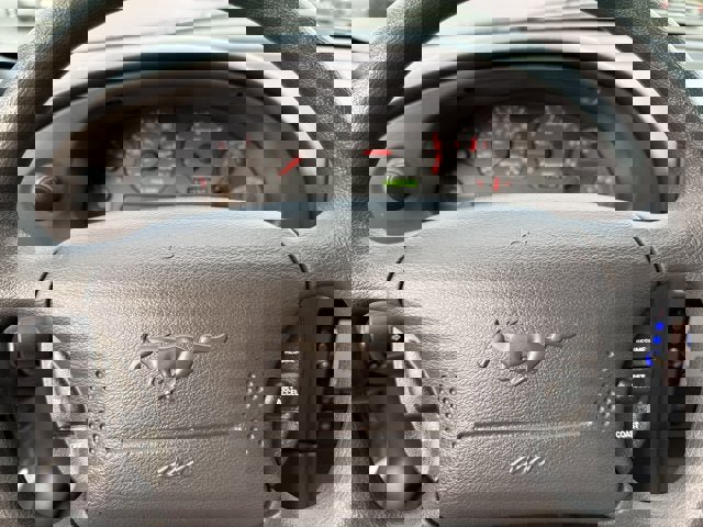 Used 2001 Ford Mustang Deluxe image 14