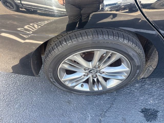 Used 2017 Toyota Camry SE image 12