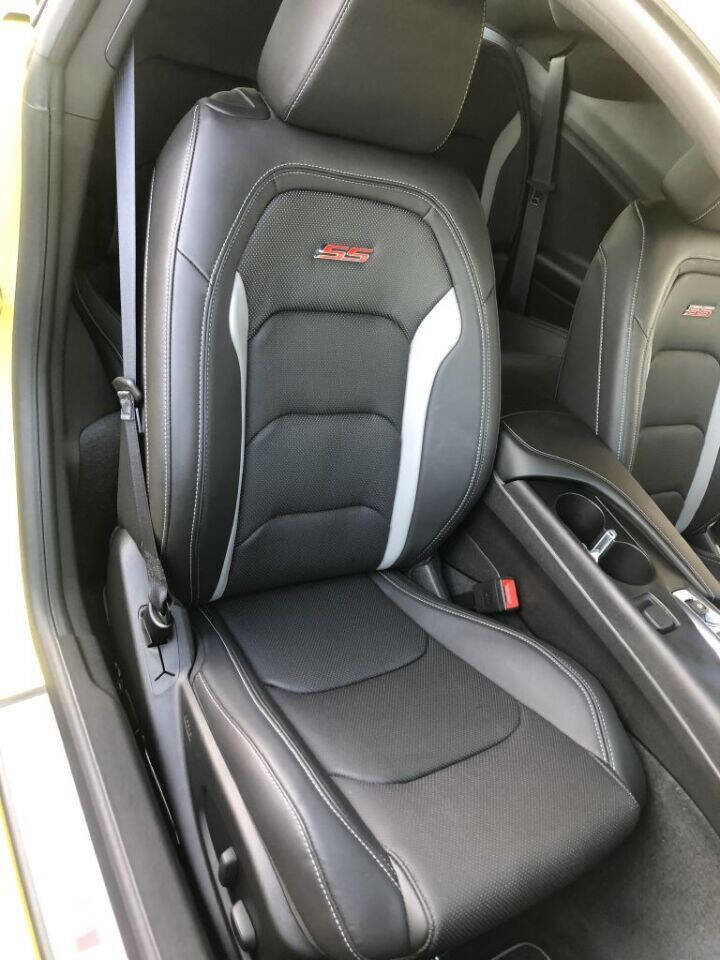 Used 2018 Chevrolet Camaro SS image 30