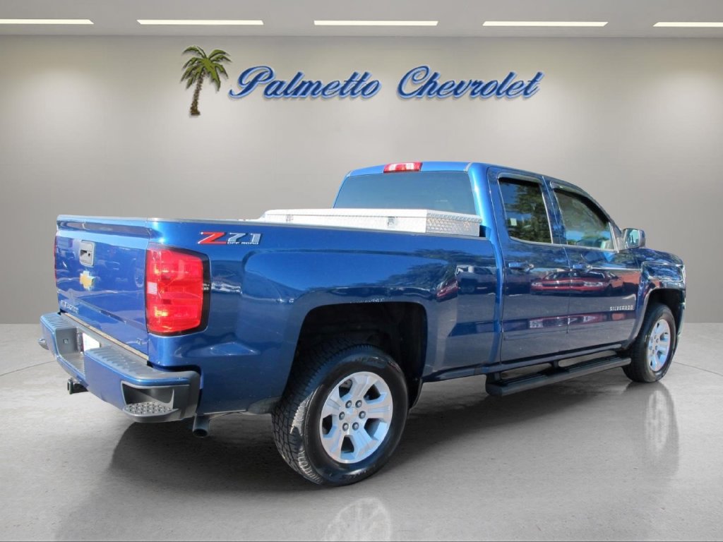 Used 2018 Chevrolet Silverado 1500 LT w/ All Star Edition AWD/4WD image 3