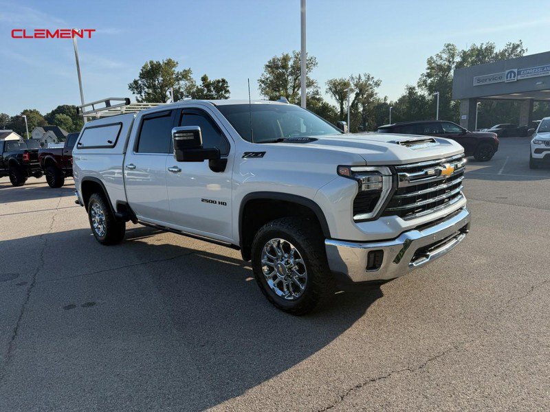 Used 2024 Chevrolet Silverado 2500 LTZ w/ LTZ Premium Package AWD/4WD image 9