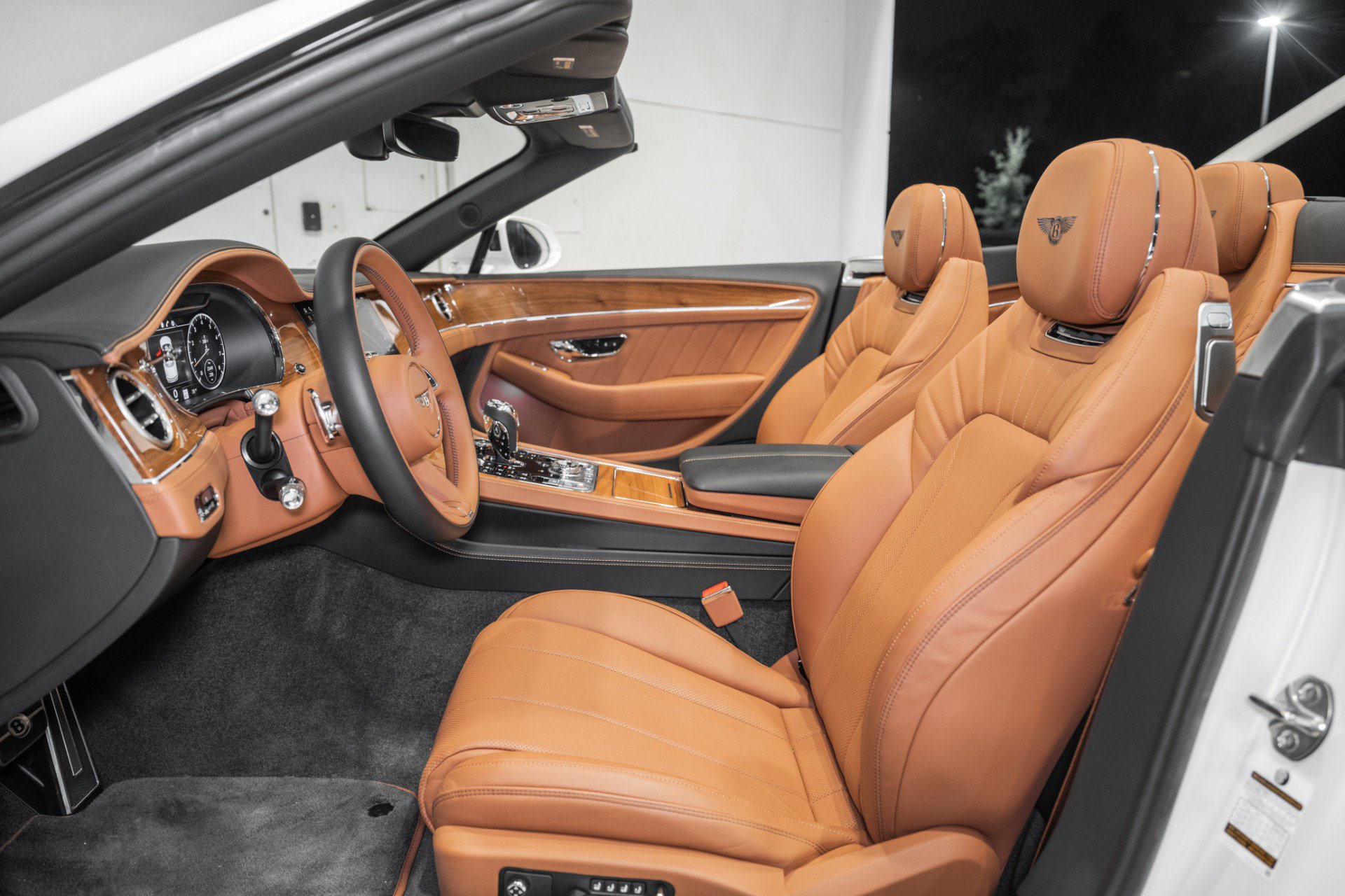 New 2024 Bentley Continental GT V8 AWD/4WD image 19