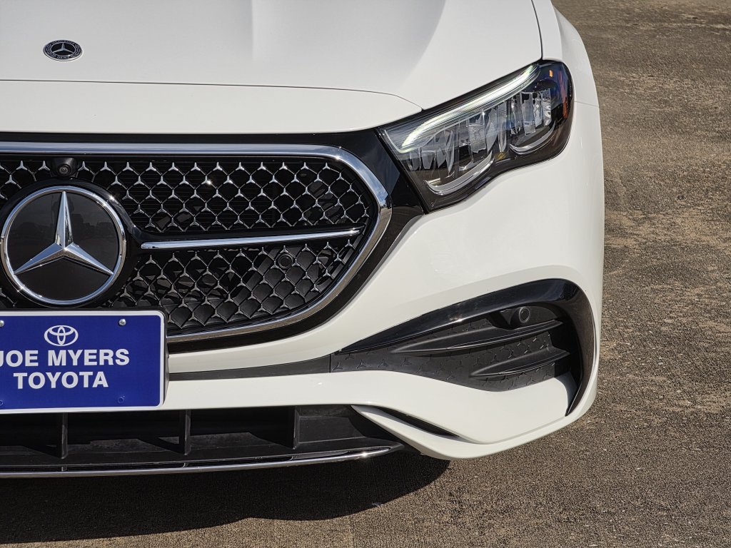 Used 2025 Mercedes-Benz E 350 4MATIC Sedan w/ Winter Package image 4