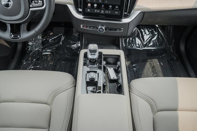 New 2026 Volvo XC90 T8 Plus w/ Protection Package Premier AWD/4WD image 26
