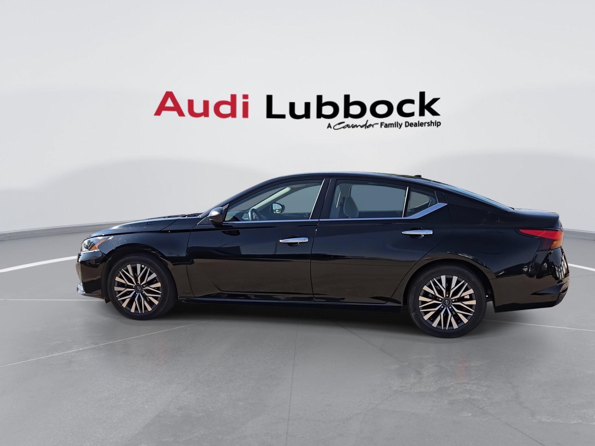 Used 2025 Nissan Altima 2.5 SV FWD image 6