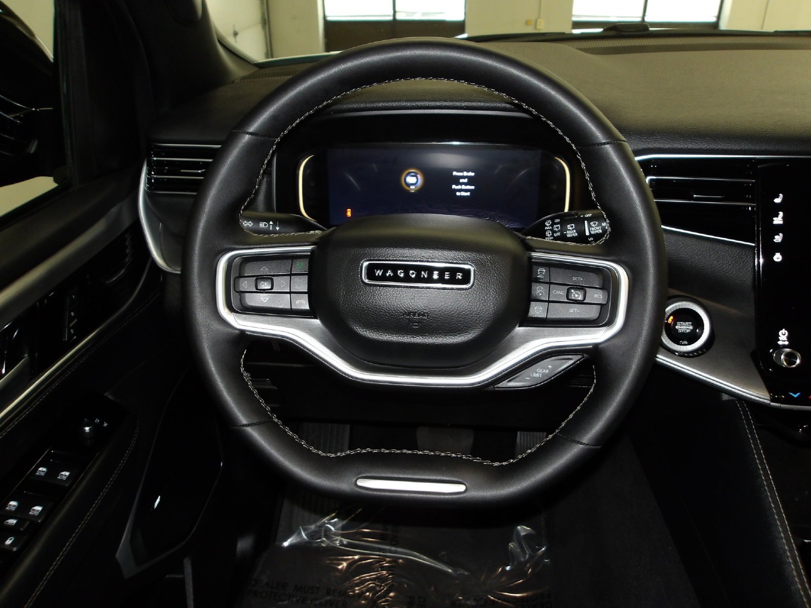 Used 2025 Jeep Wagoneer 4WD image 13