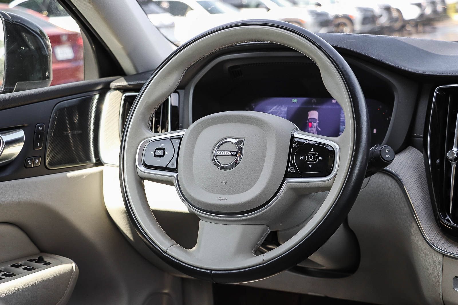 Used 2023 Volvo XC60 B5 Ultimate w/ Climate Package FWD image 16