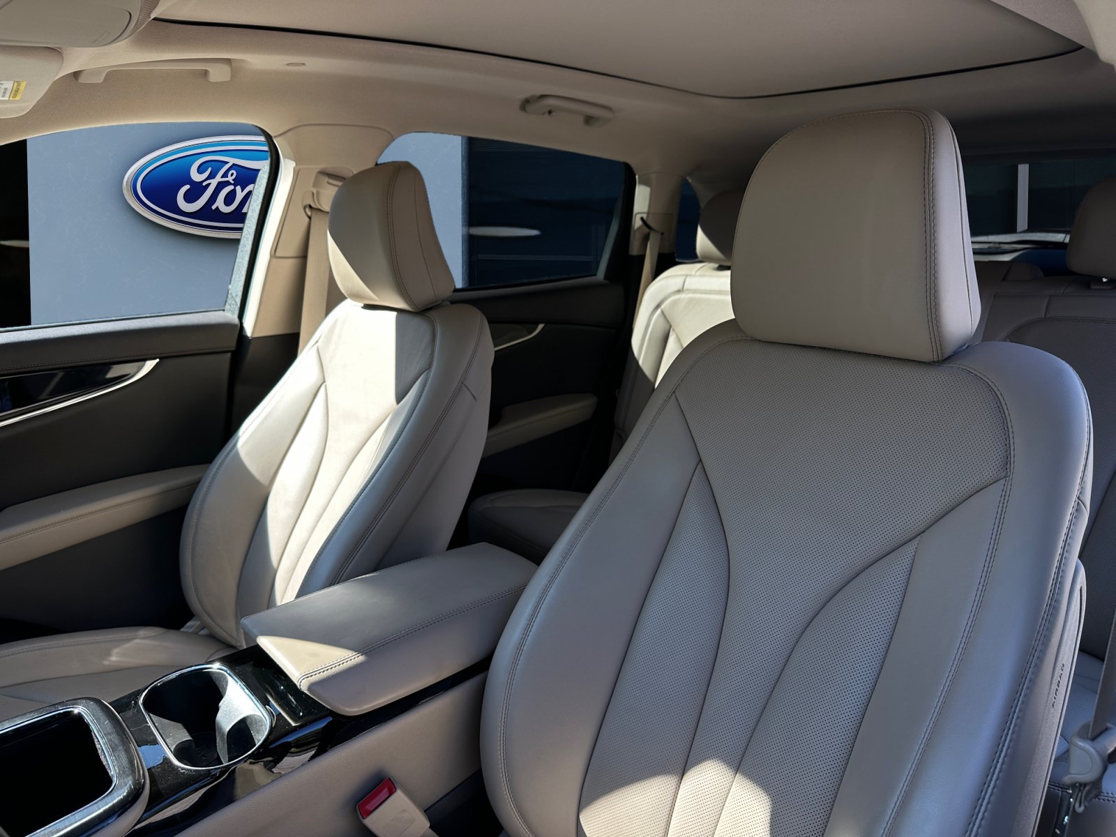 Used 2023 Lincoln Nautilus Reserve AWD/4WD image 11