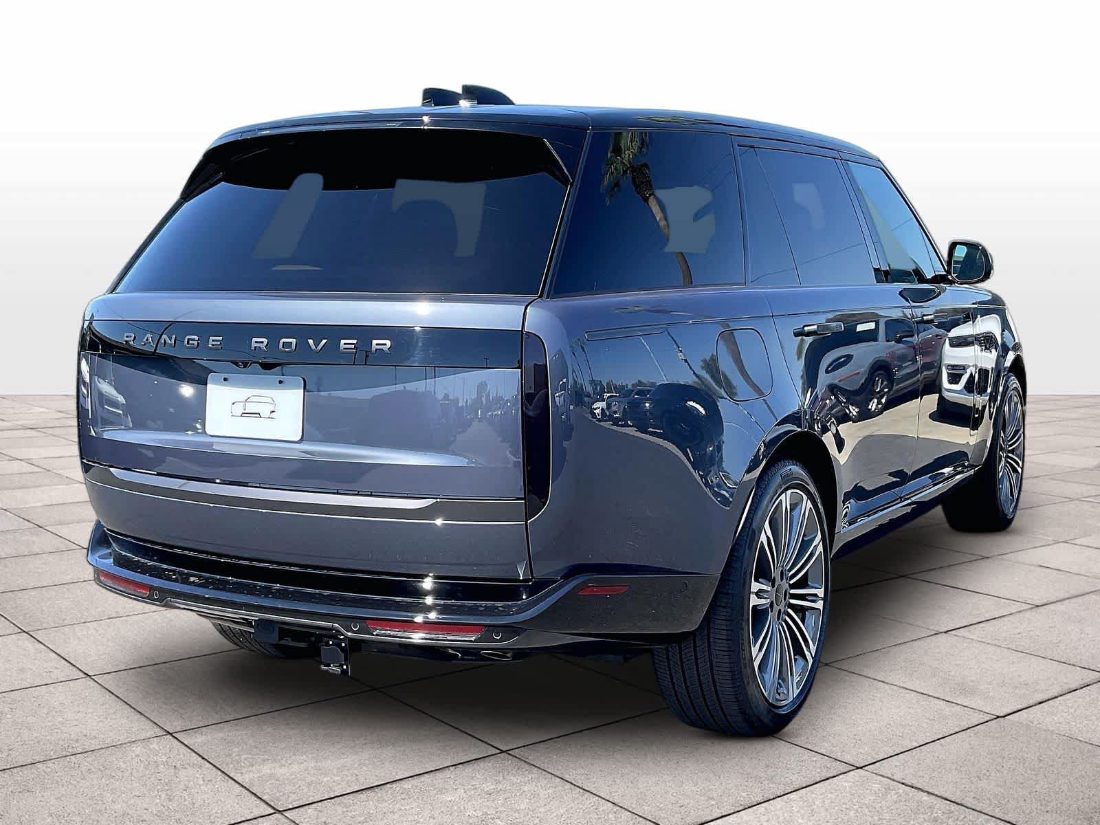 New 2026 Land Rover Range Rover Long Wheelbase SE AWD/4WD image 4