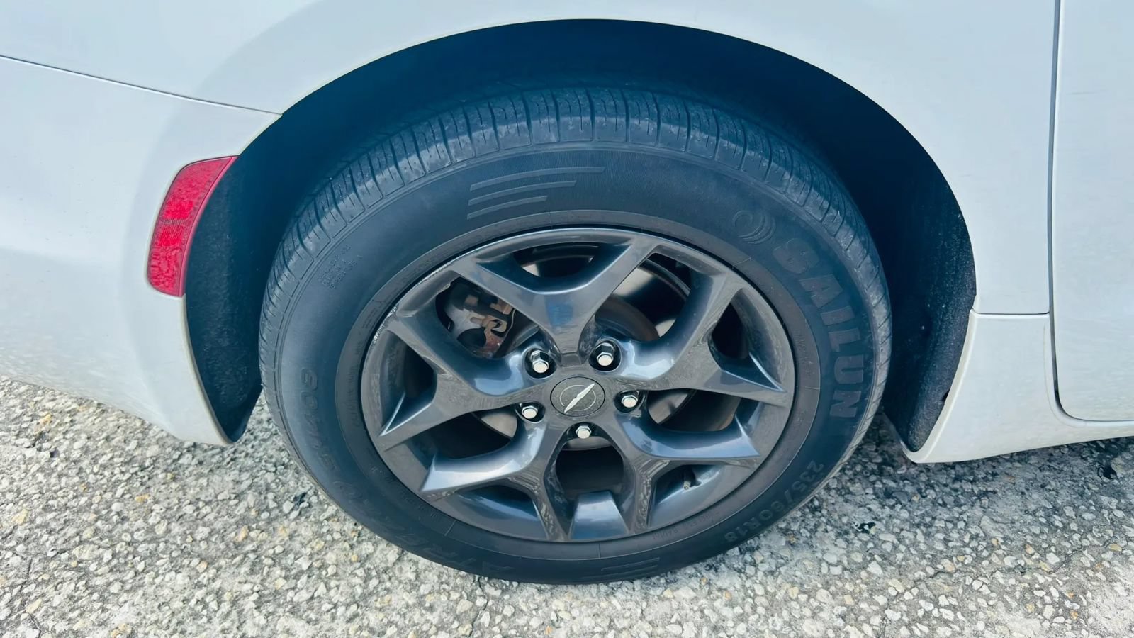 Used 2019 Chrysler Pacifica Touring-L Plus w/ S Appearance Package FWD image 23