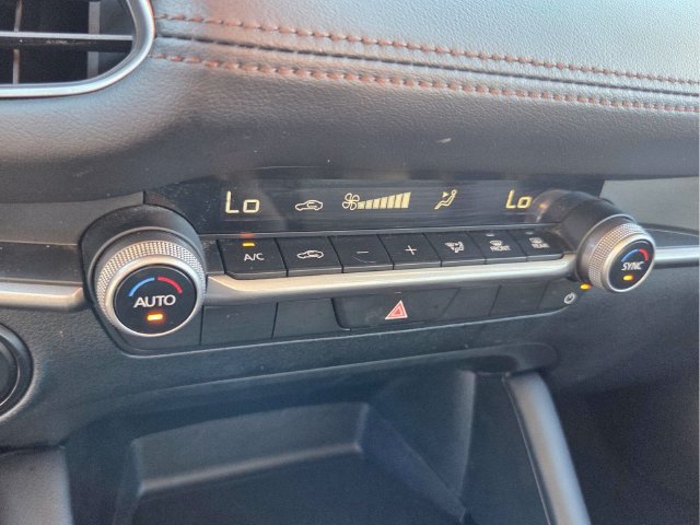 Used 2025 MAZDA MAZDA3 s FWD image 26