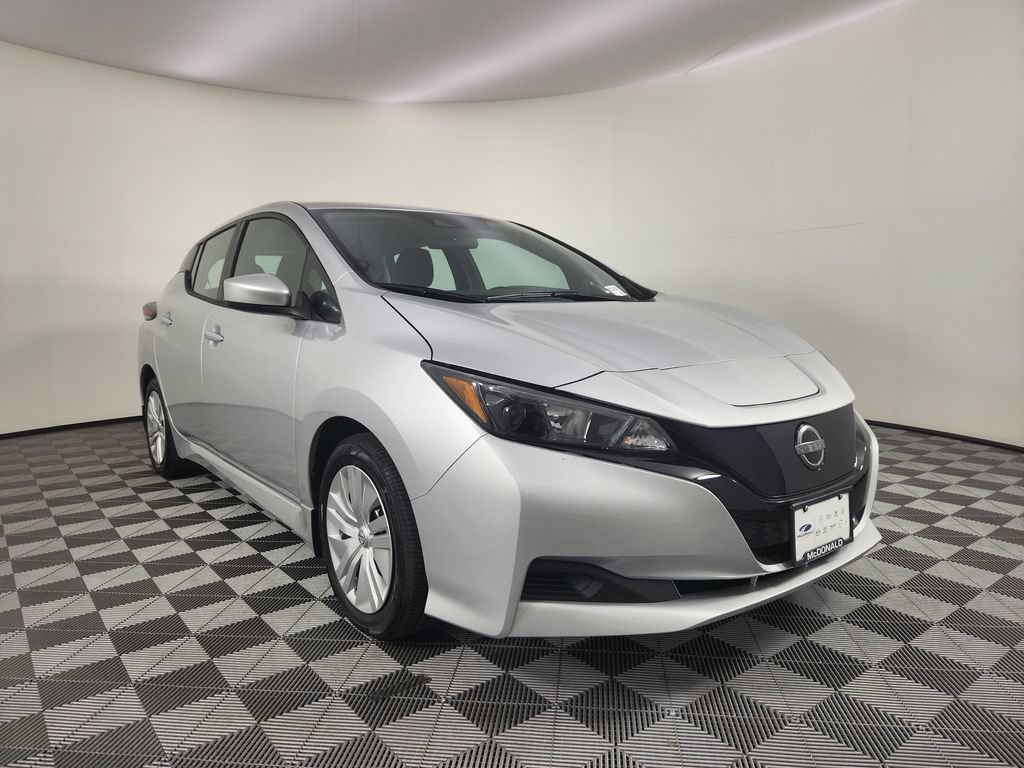 Used 2025 Nissan Leaf S FWD image 7