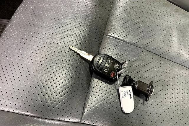 Used 2012 Ford F150 Platinum AWD/4WD image 32
