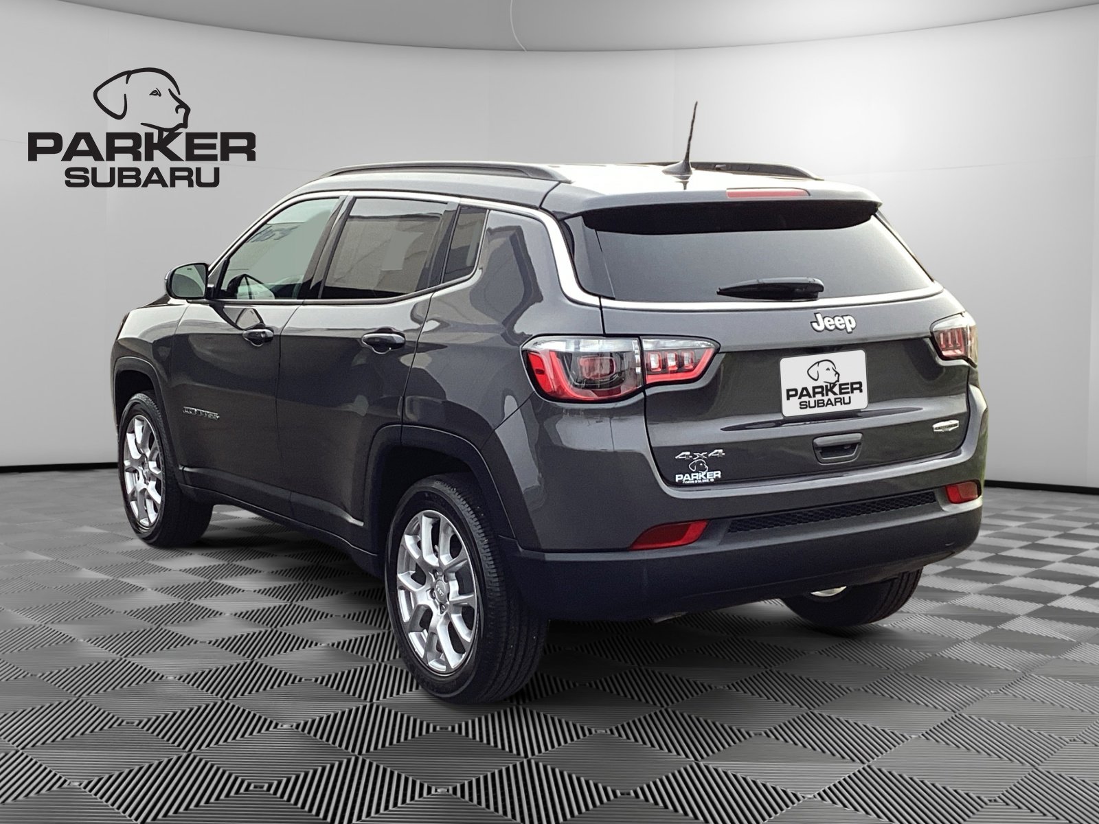 Used 2024 Jeep Compass Latitude image 3