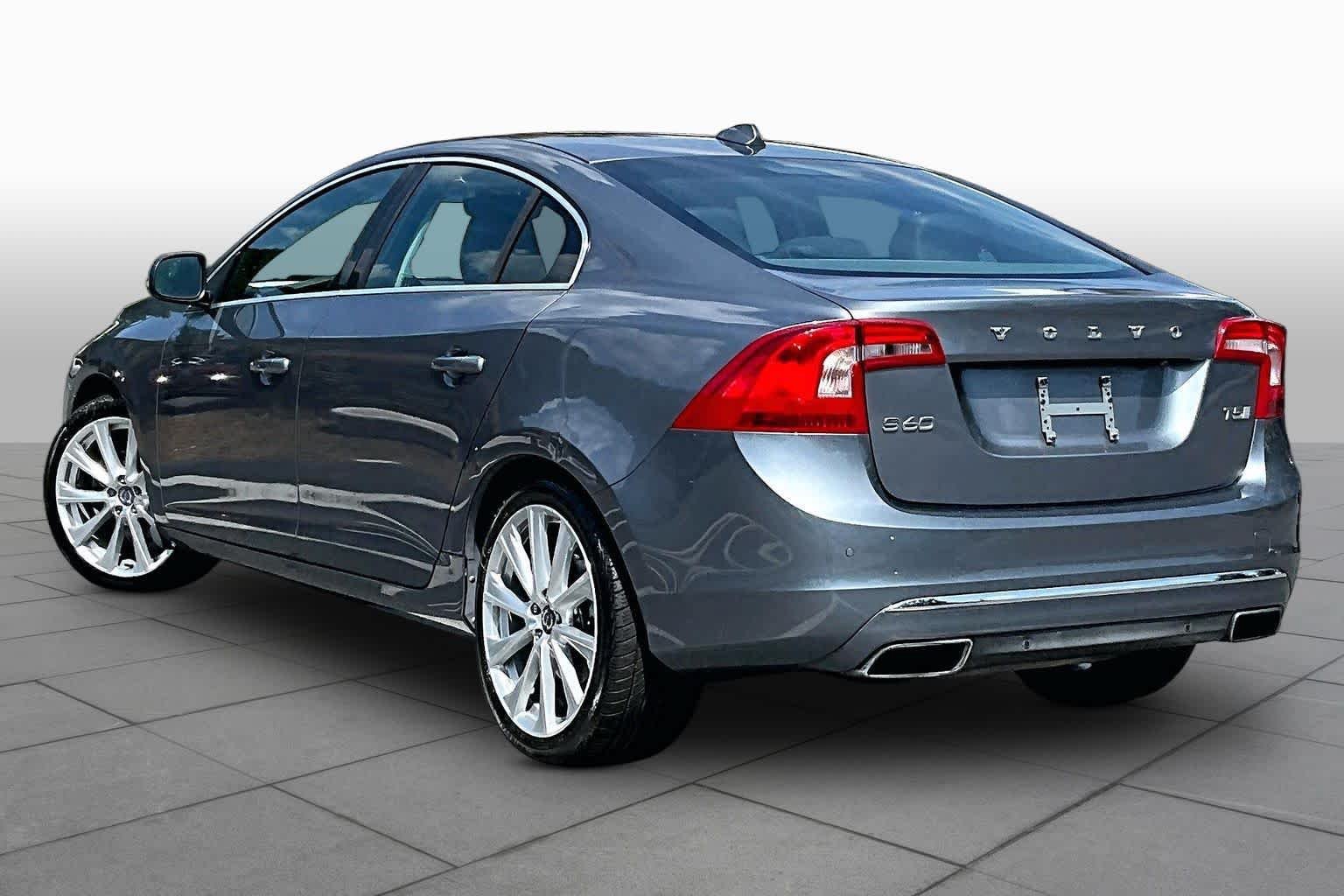 Used 2017 Volvo S60 T5 Inscription FWD image 12