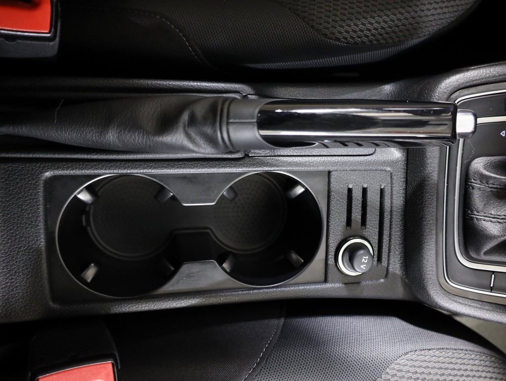 Used 2018 Volkswagen Golf S image 24