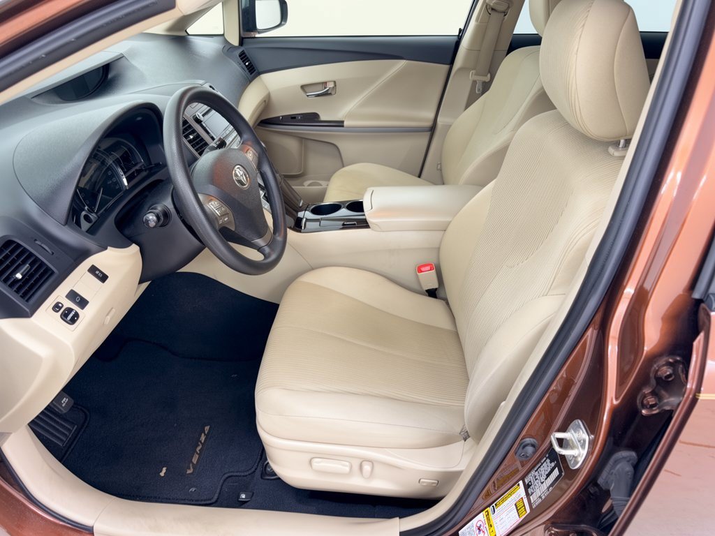 Used 2010 Toyota Venza w/ Convenience Pkg FWD image 5