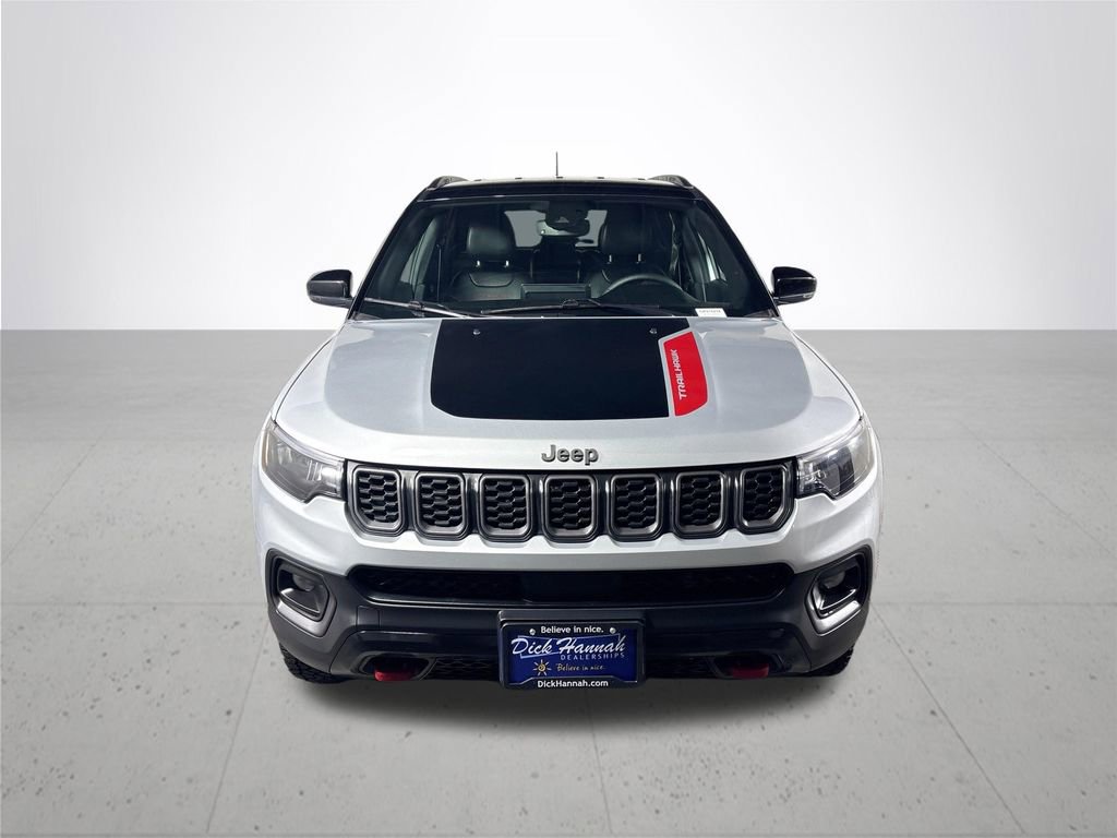 Used 2024 Jeep Compass Trailhawk AWD/4WD image 3
