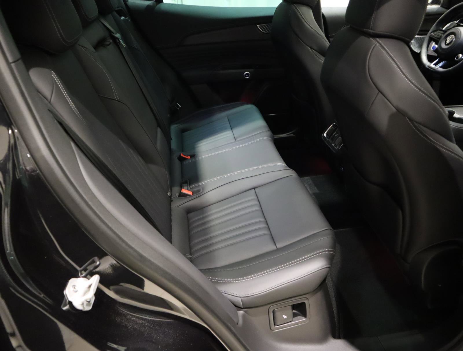 New 2025 Maserati Grecale Modena image 14