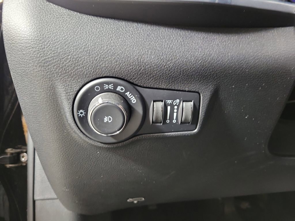 Used 2022 Jeep Compass High Altitude AWD/4WD image 13