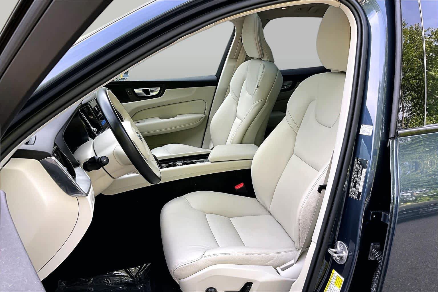 Used 2025 Volvo XC60 T8 Plus w/ Climate Package AWD/4WD image 9