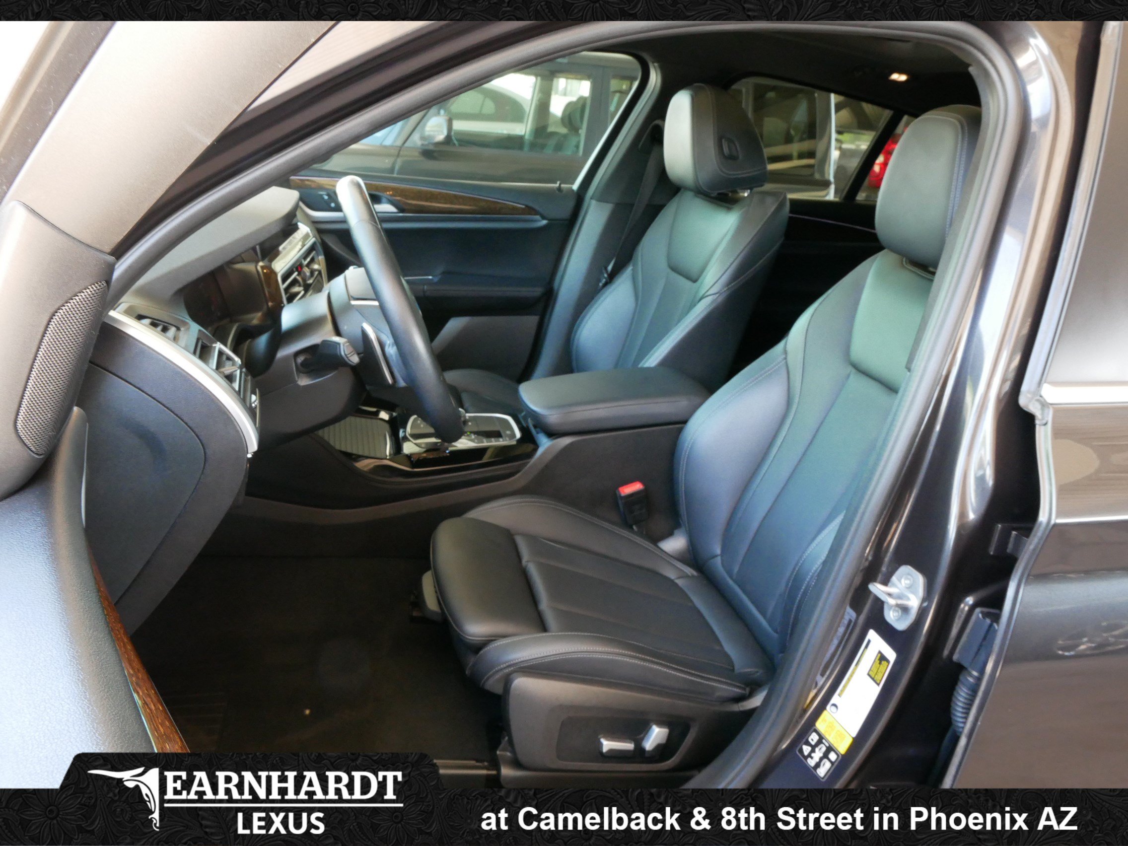 Used 2022 BMW X4 xDrive30i AWD/4WD image 2