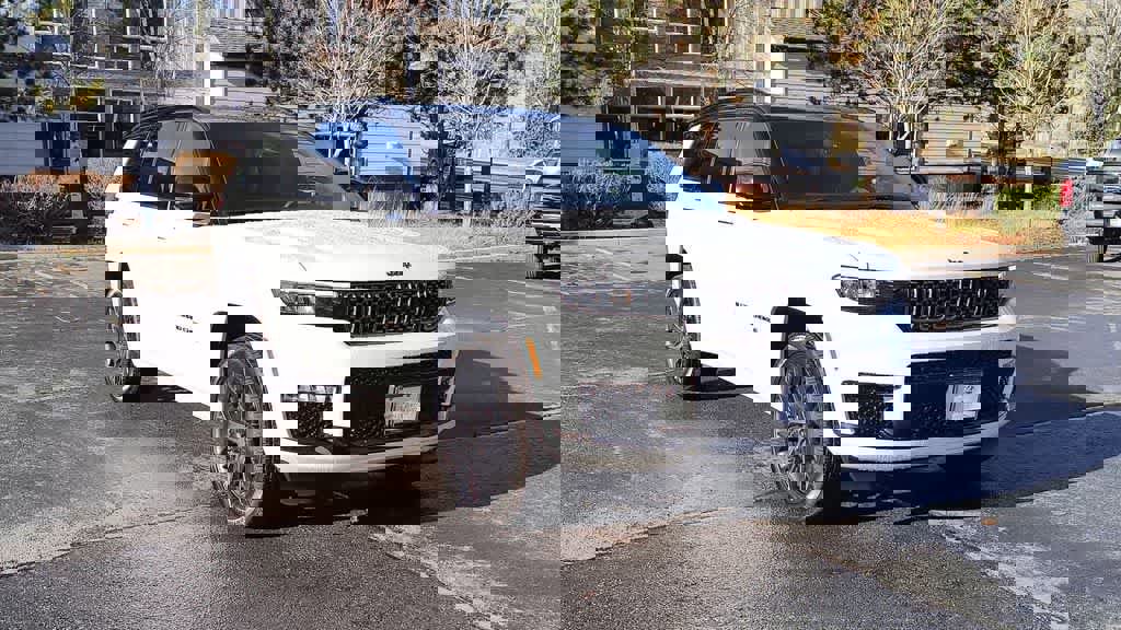 New 2025 Jeep Grand Cherokee L Summit w/ Obsidian Package image 3