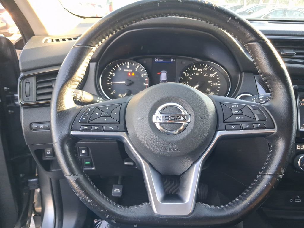 Used 2020 Nissan Rogue SV FWD image 17