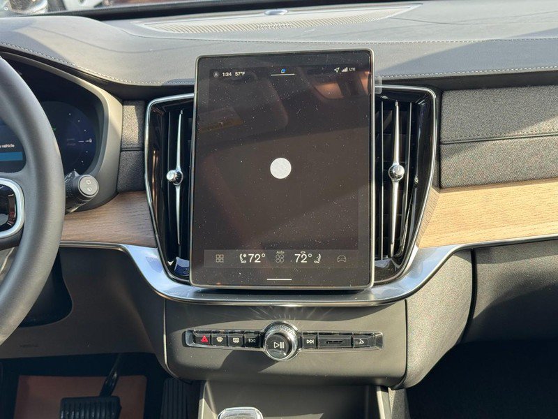 New 2026 Volvo XC90 T8 Plus w/ Protection Package Premier AWD/4WD image 8