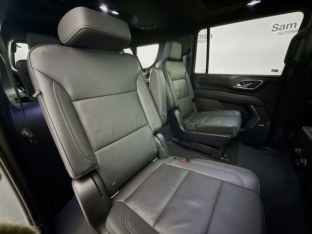 Used 2021 Chevrolet Suburban Z71 w/ Luxury Package image 32