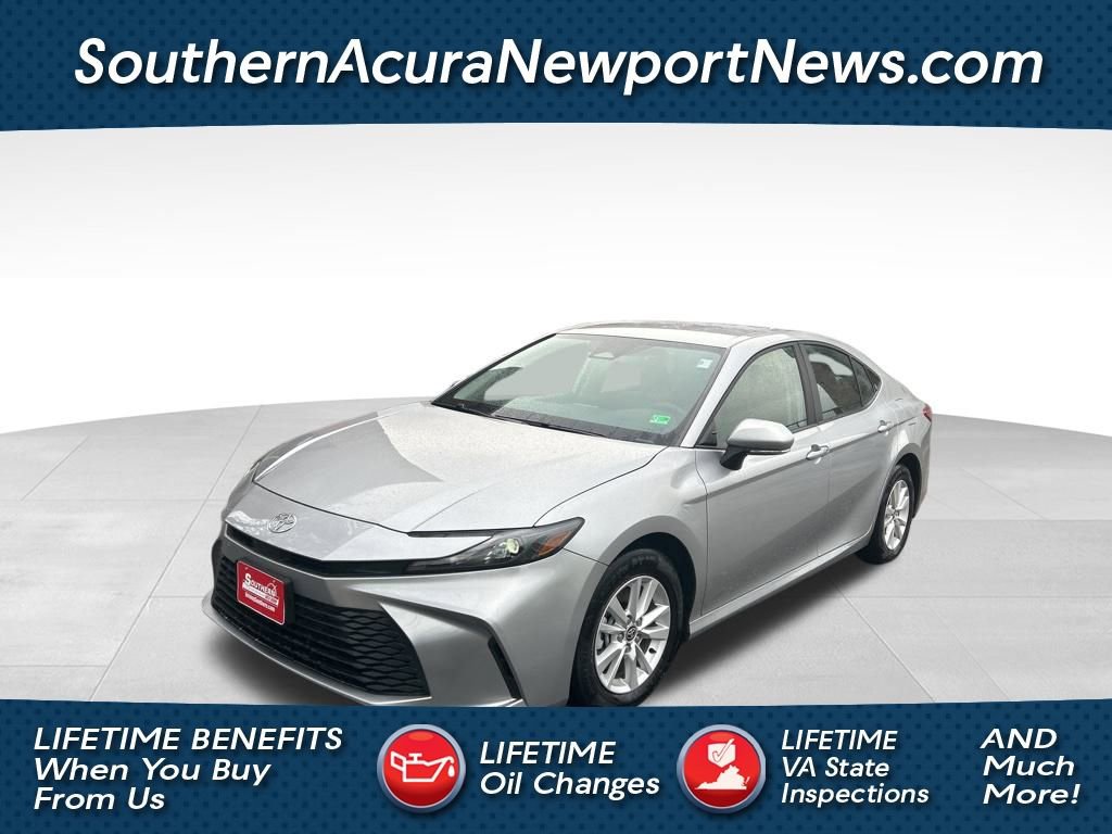 Used 2025 Toyota Camry LE image 1
