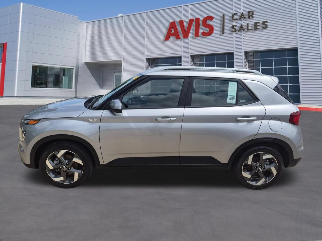 Used 2025 Hyundai Venue SEL FWD image 10
