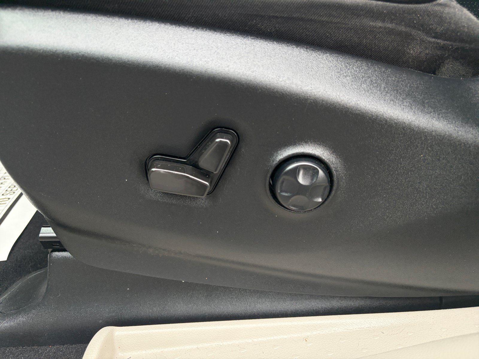 Used 2022 Chrysler Pacifica Touring-L FWD image 14