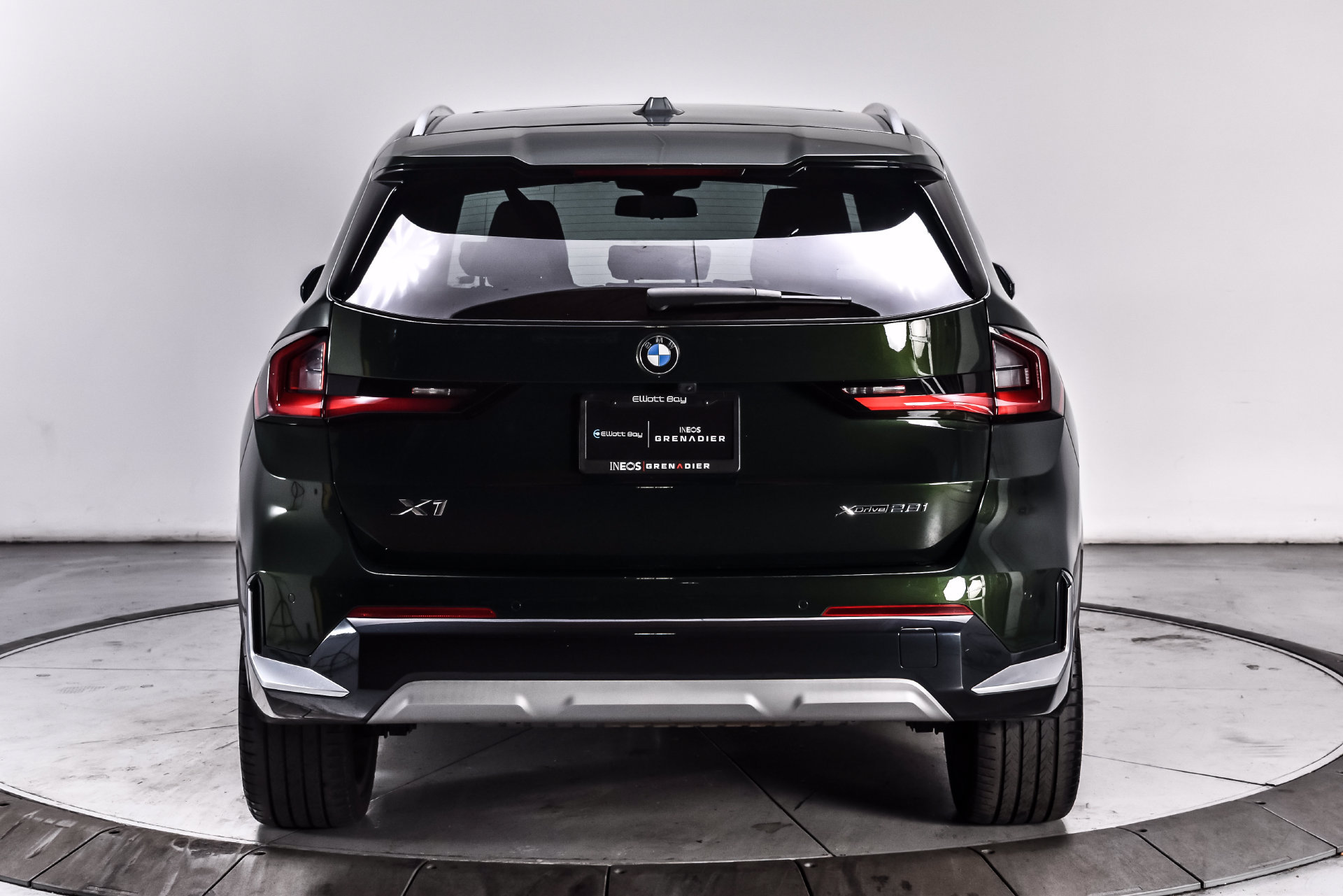 Used 2023 BMW X1 xDrive28i w/ Convenience Package AWD/4WD image 5