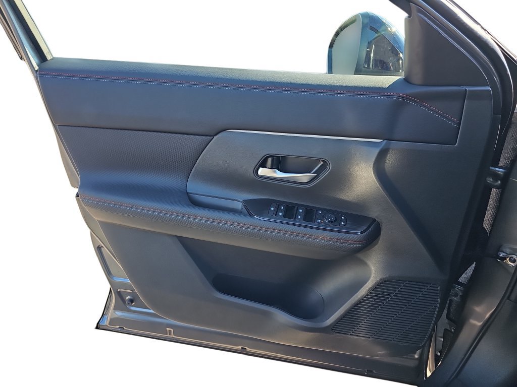 New 2027 Nissan Kicks SR w/ Cold Weather Package FWD image 26