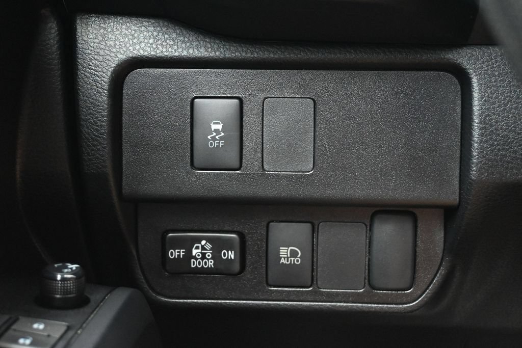 Used 2022 Toyota Tacoma SR AWD/4WD image 22