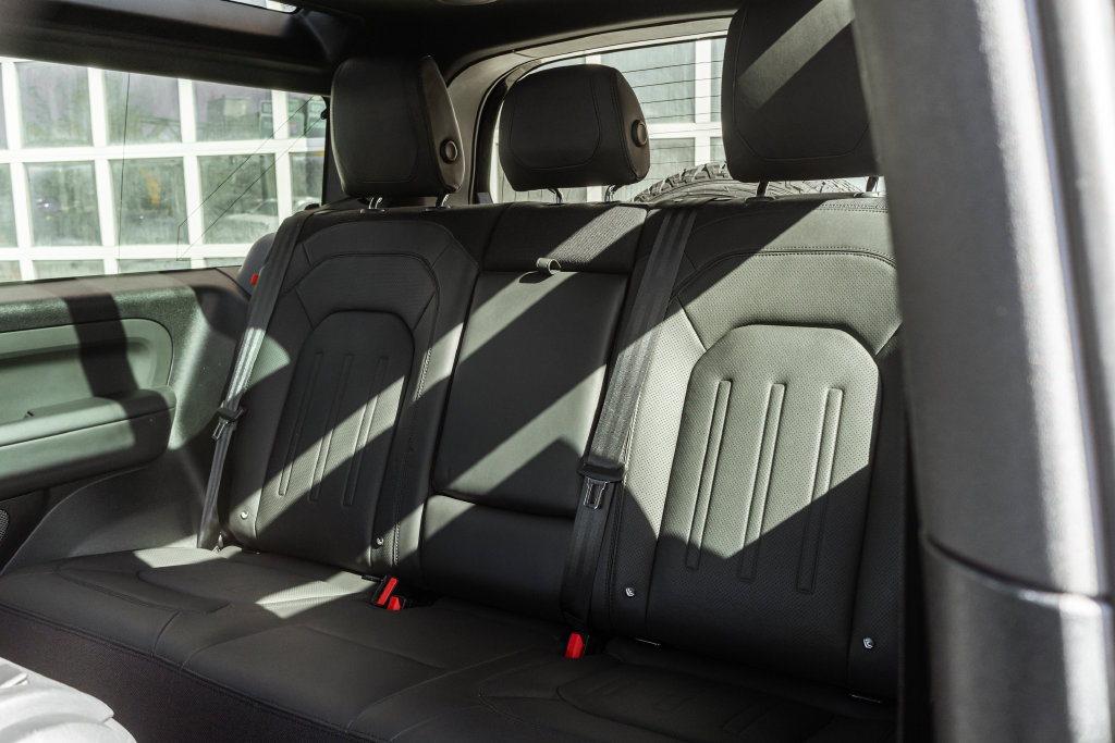 Used 2023 Land Rover Defender 90 X AWD/4WD image 21
