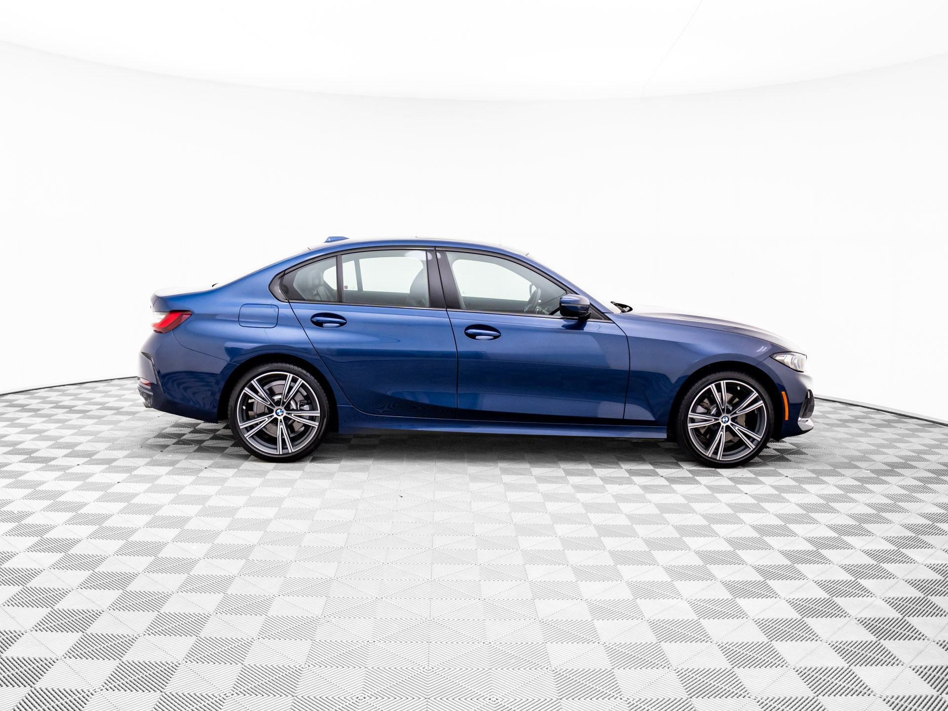 Certified 2023 BMW 330i xDrive Sedan image 6