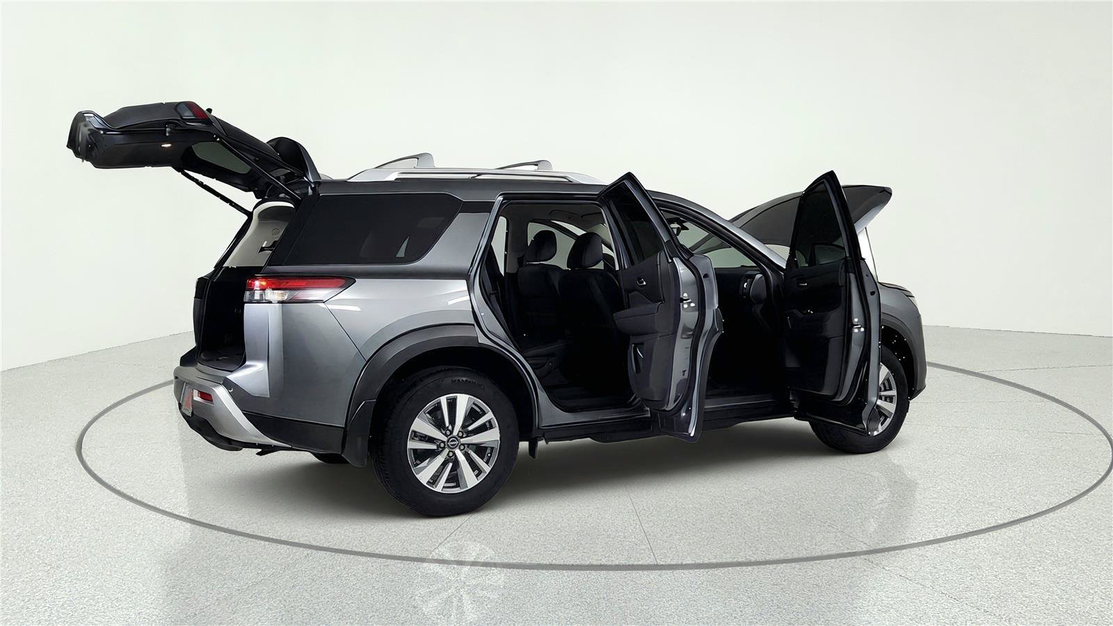 Used 2025 Nissan Pathfinder SL FWD image 14