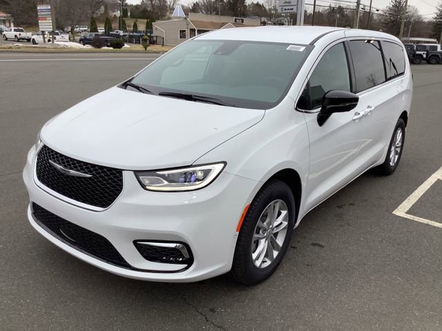 New 2026 Chrysler Pacifica Select image 4