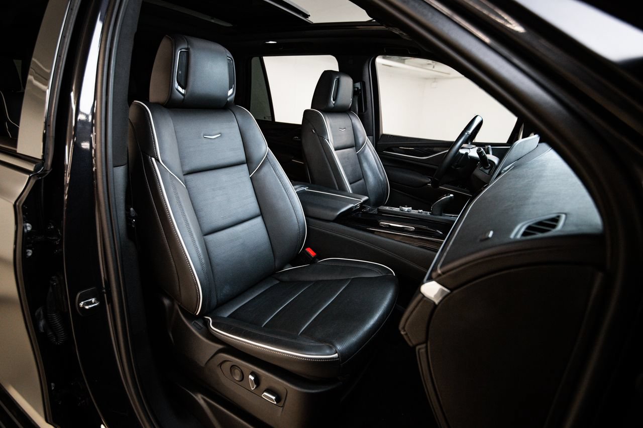 Used 2023 Cadillac Escalade Sport w/ Touring Package AWD/4WD image 29
