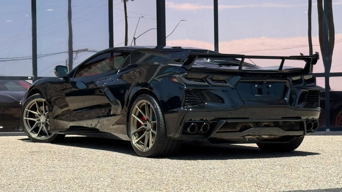 Used 2024 Chevrolet Corvette Stingray Premium Conv w/ 3LT RWD image 7