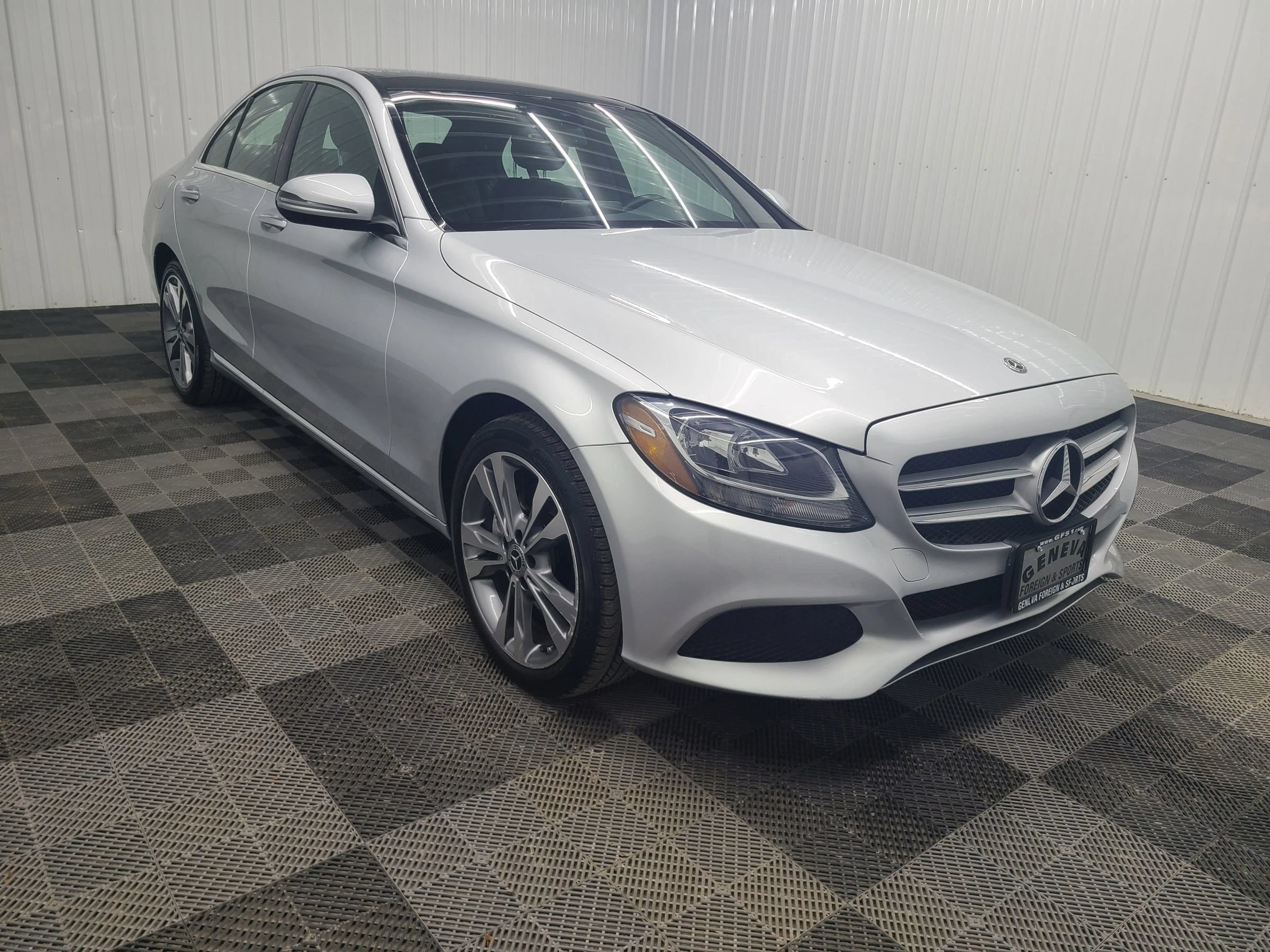 Used 2018 Mercedes-Benz C 300 4MATIC Sedan image 4