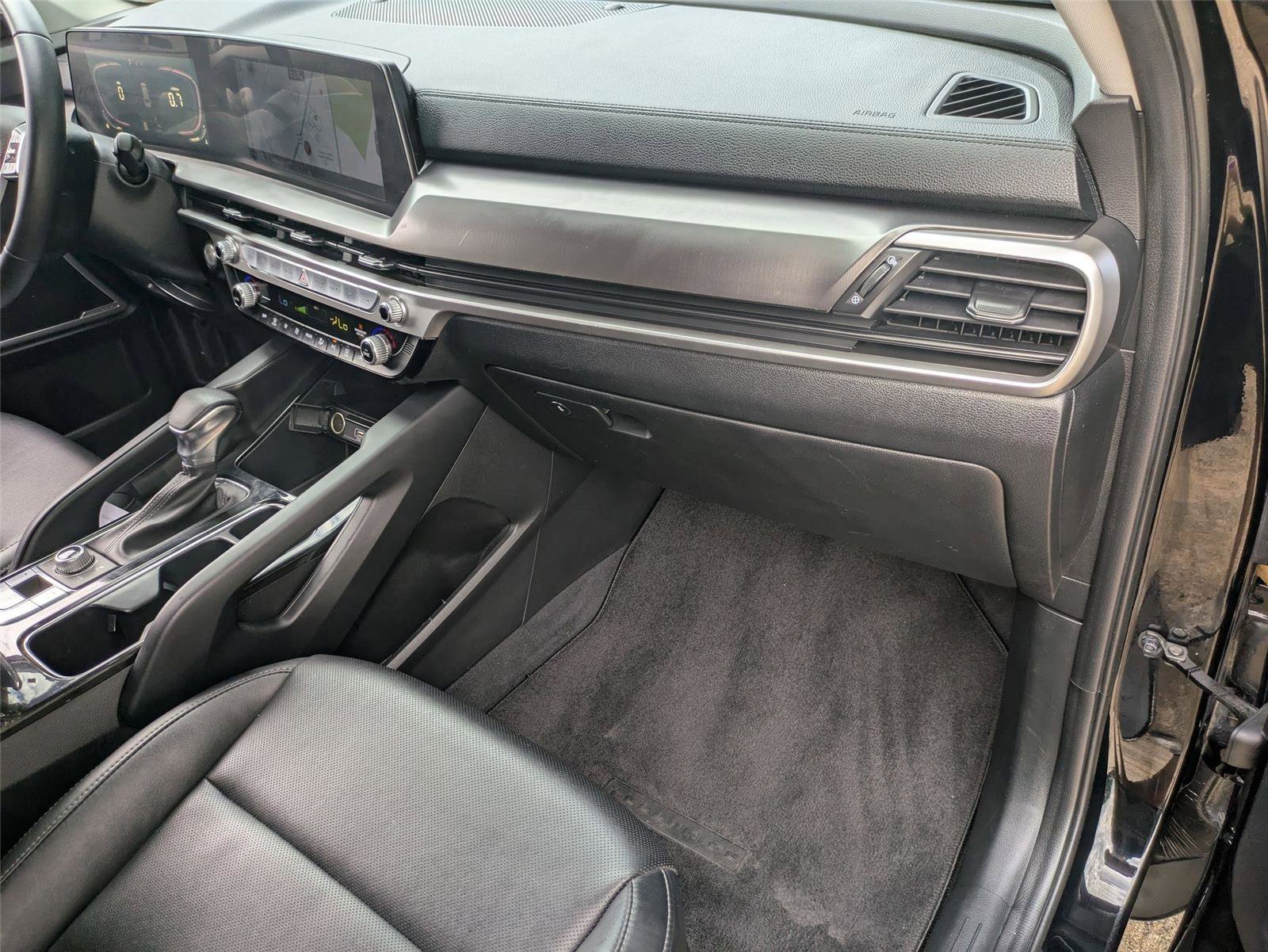 Used 2023 Kia Telluride LX image 38