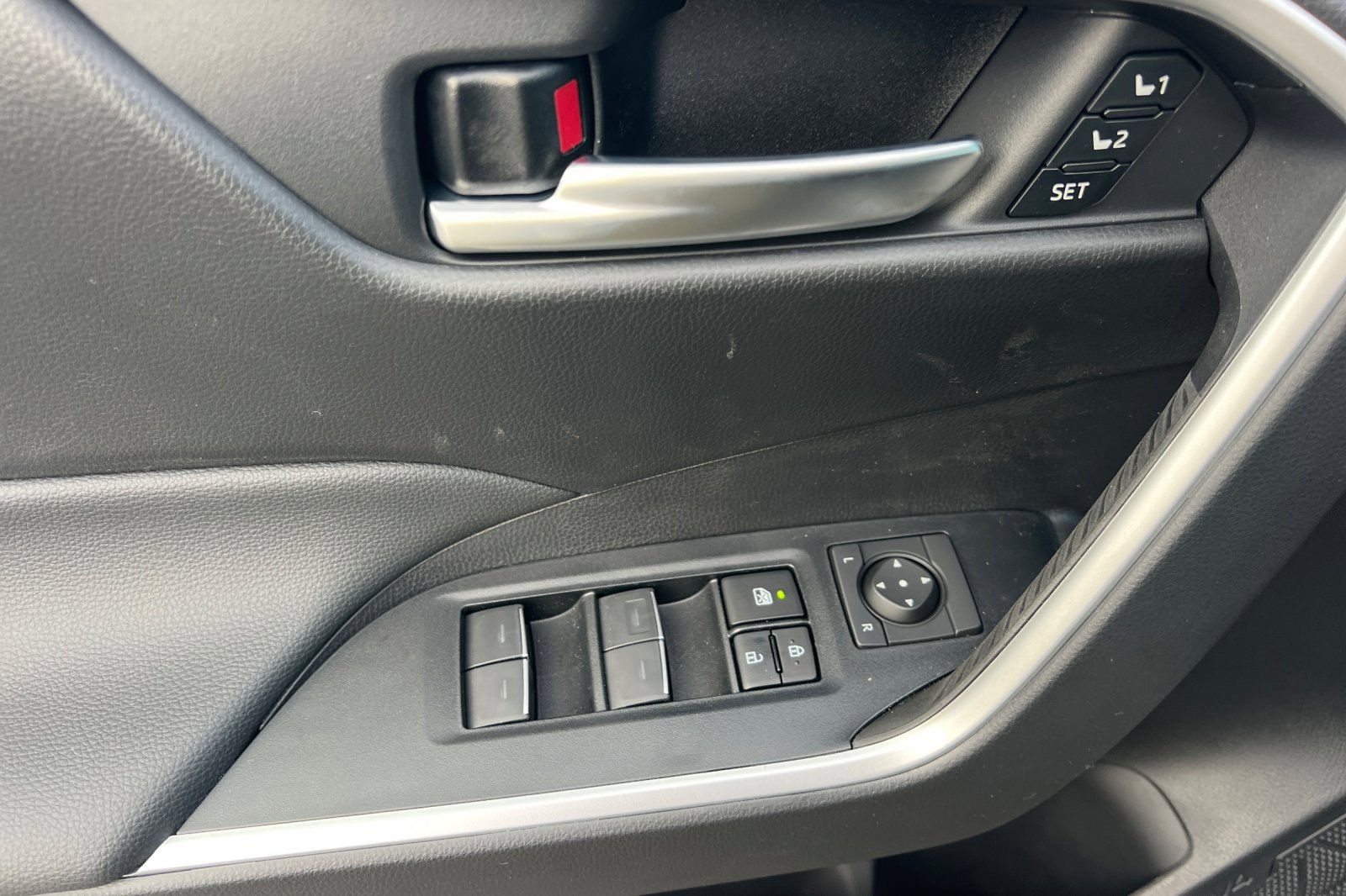 New 2025 Toyota RAV4 XLE Premium w/ Weather Package image 8