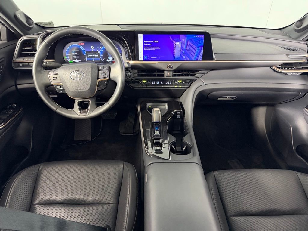 Used 2024 Toyota Crown Limited image 12