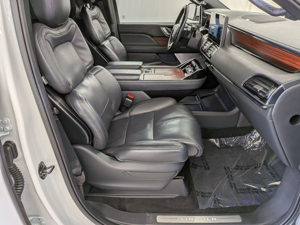 Used 2023 Lincoln Navigator Reserve image 36